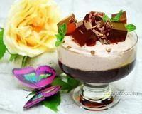 Творожный десерт с клубничным вареньем и шоколадом - рецепт с фото