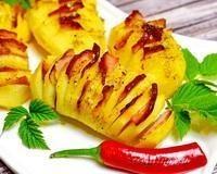 Картошка-гармошка с ветчиной и салом (в духовке, в рукаве) - рецепт с фото