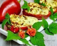 Запеченный болгарский перец, фаршированный творогом и грибами шампиньонами - рецепт с фото